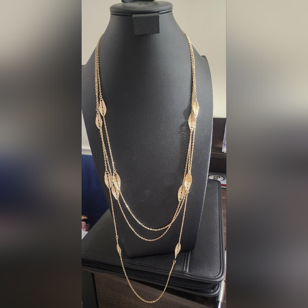 Elegant Gold Chain Necklace